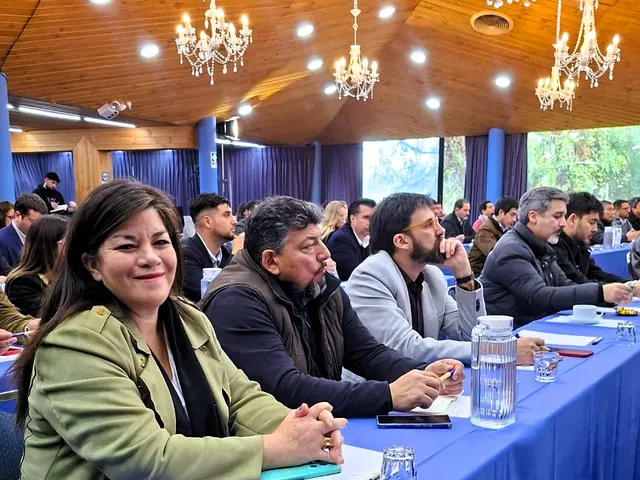 Asistentes en las mesas de trabajo durante la jornada del Nodo Los Andes