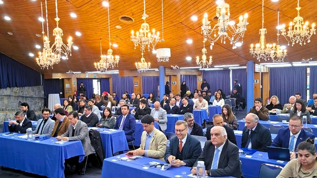 Salón con los asistentes a LogiRed Los Andes, segunda jornada del Congreso Internacional LogiRed 2026, en el Puerto Terrestre Los Andes
